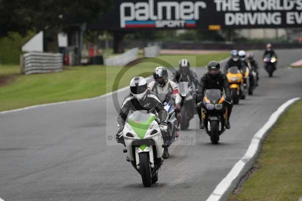 Motorcycle action photographs;event digital images;eventdigitalimages;no limits trackday;oulton park;oulton park circuit cheshire;oulton park photographs;peter wileman photography;trackday;trackday digital images;trackday photos