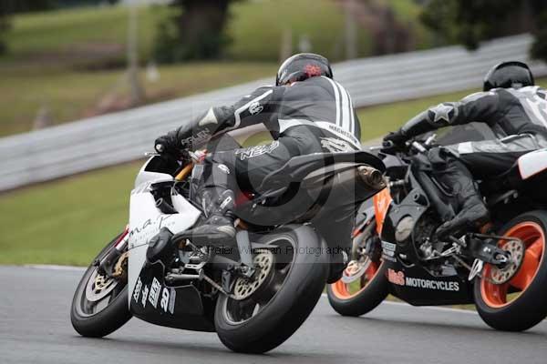 Motorcycle action photographs;event digital images;eventdigitalimages;no limits trackday;oulton park;oulton park circuit cheshire;oulton park photographs;peter wileman photography;trackday;trackday digital images;trackday photos