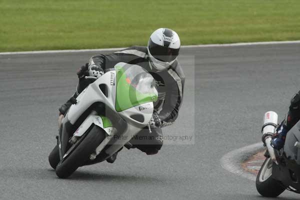 Motorcycle action photographs;event digital images;eventdigitalimages;no limits trackday;oulton park;oulton park circuit cheshire;oulton park photographs;peter wileman photography;trackday;trackday digital images;trackday photos