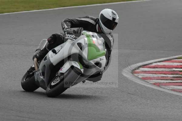 Motorcycle action photographs;event digital images;eventdigitalimages;no limits trackday;oulton park;oulton park circuit cheshire;oulton park photographs;peter wileman photography;trackday;trackday digital images;trackday photos