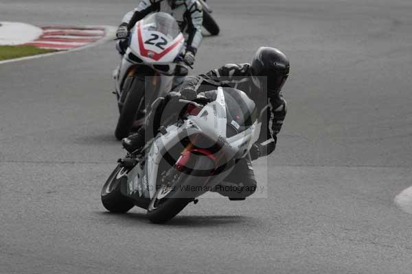 Motorcycle action photographs;event digital images;eventdigitalimages;no limits trackday;oulton park;oulton park circuit cheshire;oulton park photographs;peter wileman photography;trackday;trackday digital images;trackday photos