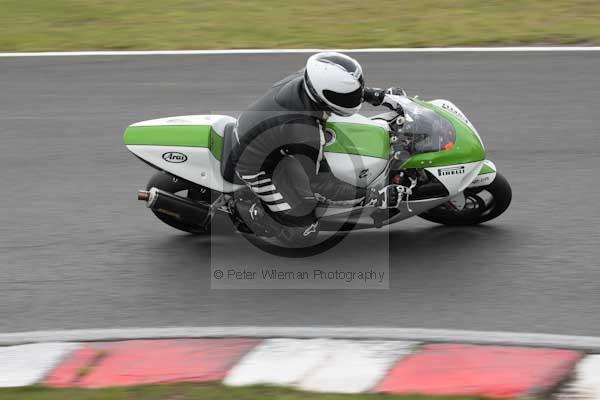 Motorcycle action photographs;event digital images;eventdigitalimages;no limits trackday;oulton park;oulton park circuit cheshire;oulton park photographs;peter wileman photography;trackday;trackday digital images;trackday photos