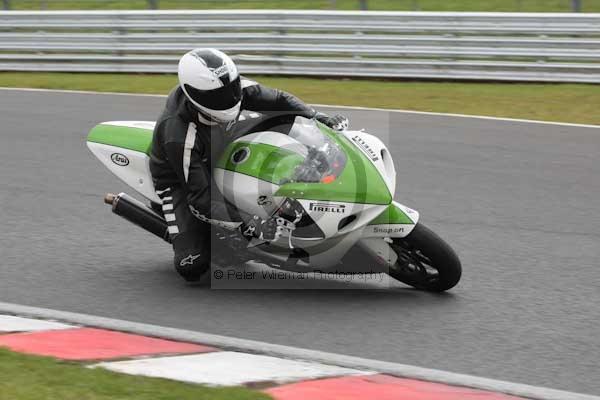 Motorcycle action photographs;event digital images;eventdigitalimages;no limits trackday;oulton park;oulton park circuit cheshire;oulton park photographs;peter wileman photography;trackday;trackday digital images;trackday photos