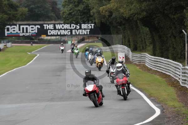 Motorcycle action photographs;event digital images;eventdigitalimages;no limits trackday;oulton park;oulton park circuit cheshire;oulton park photographs;peter wileman photography;trackday;trackday digital images;trackday photos