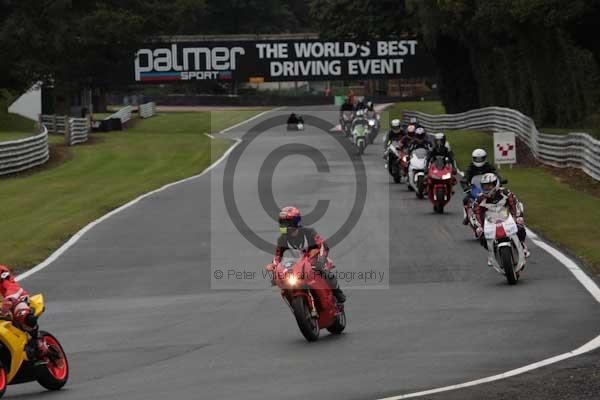 Motorcycle action photographs;event digital images;eventdigitalimages;no limits trackday;oulton park;oulton park circuit cheshire;oulton park photographs;peter wileman photography;trackday;trackday digital images;trackday photos