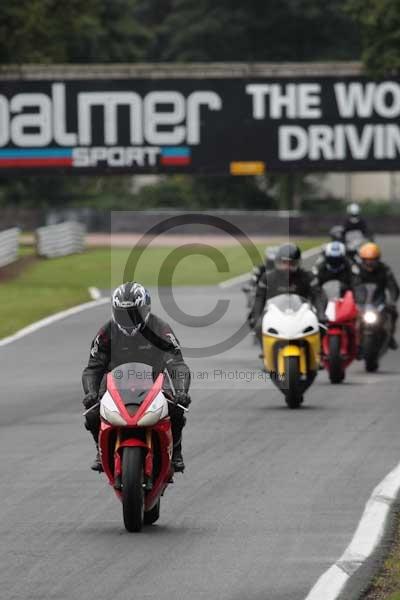 Motorcycle action photographs;event digital images;eventdigitalimages;no limits trackday;oulton park;oulton park circuit cheshire;oulton park photographs;peter wileman photography;trackday;trackday digital images;trackday photos