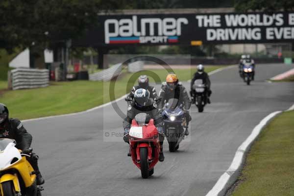 Motorcycle action photographs;event digital images;eventdigitalimages;no limits trackday;oulton park;oulton park circuit cheshire;oulton park photographs;peter wileman photography;trackday;trackday digital images;trackday photos