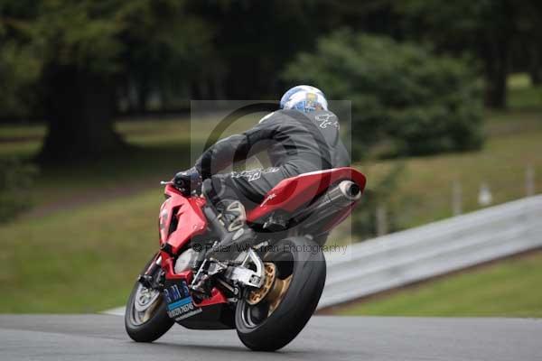 Motorcycle action photographs;event digital images;eventdigitalimages;no limits trackday;oulton park;oulton park circuit cheshire;oulton park photographs;peter wileman photography;trackday;trackday digital images;trackday photos