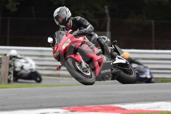 Motorcycle action photographs;event digital images;eventdigitalimages;no limits trackday;oulton park;oulton park circuit cheshire;oulton park photographs;peter wileman photography;trackday;trackday digital images;trackday photos