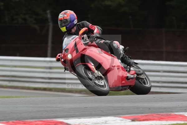 Motorcycle action photographs;event digital images;eventdigitalimages;no limits trackday;oulton park;oulton park circuit cheshire;oulton park photographs;peter wileman photography;trackday;trackday digital images;trackday photos