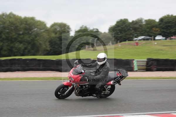 Motorcycle action photographs;event digital images;eventdigitalimages;no limits trackday;oulton park;oulton park circuit cheshire;oulton park photographs;peter wileman photography;trackday;trackday digital images;trackday photos