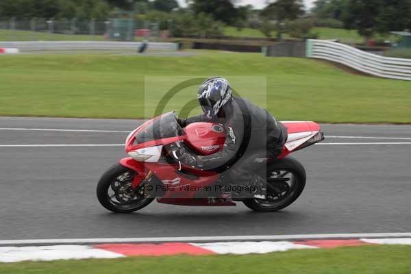 Motorcycle action photographs;event digital images;eventdigitalimages;no limits trackday;oulton park;oulton park circuit cheshire;oulton park photographs;peter wileman photography;trackday;trackday digital images;trackday photos