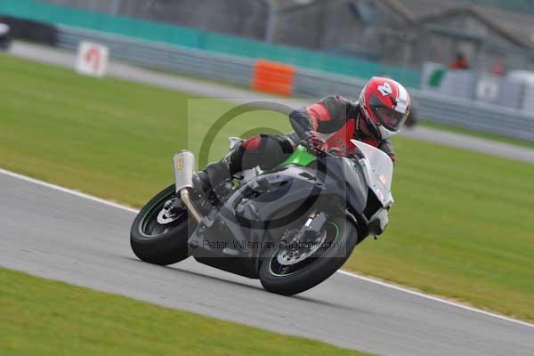 Motorcycle action photographs;Ty croes;anglesey;anglesey photographs;event digital images;eventdigitalimages;no limits trackday;peter wileman photography;trac mon;trackday;trackday digital images;trackday photos