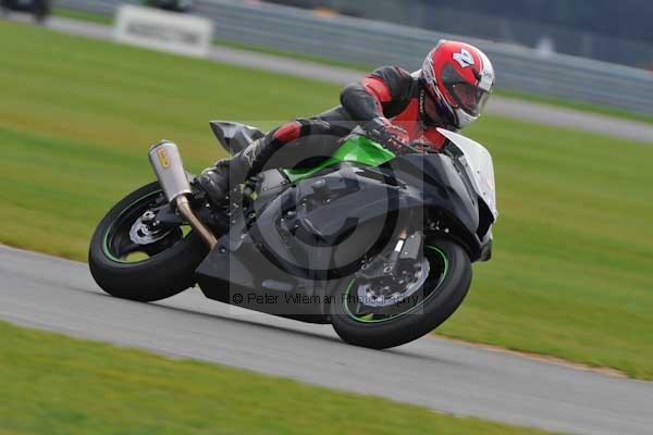 Motorcycle action photographs;Ty croes;anglesey;anglesey photographs;event digital images;eventdigitalimages;no limits trackday;peter wileman photography;trac mon;trackday;trackday digital images;trackday photos