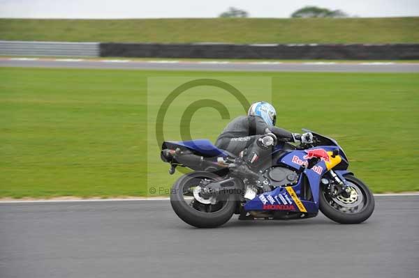 Motorcycle action photographs;Ty croes;anglesey;anglesey photographs;event digital images;eventdigitalimages;no limits trackday;peter wileman photography;trac mon;trackday;trackday digital images;trackday photos