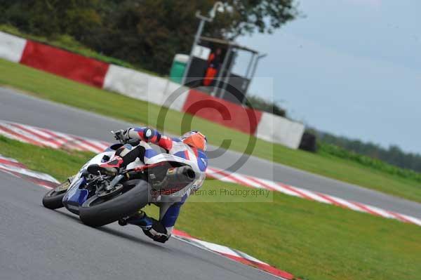 Motorcycle action photographs;Ty croes;anglesey;anglesey photographs;event digital images;eventdigitalimages;no limits trackday;peter wileman photography;trac mon;trackday;trackday digital images;trackday photos