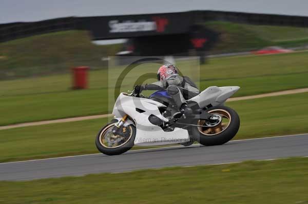 Motorcycle action photographs;Ty croes;anglesey;anglesey photographs;event digital images;eventdigitalimages;no limits trackday;peter wileman photography;trac mon;trackday;trackday digital images;trackday photos