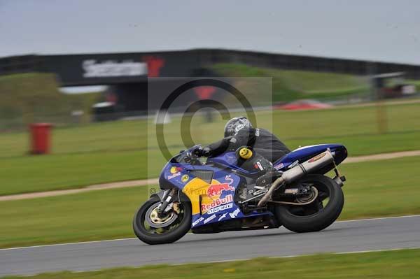 Motorcycle action photographs;Ty croes;anglesey;anglesey photographs;event digital images;eventdigitalimages;no limits trackday;peter wileman photography;trac mon;trackday;trackday digital images;trackday photos