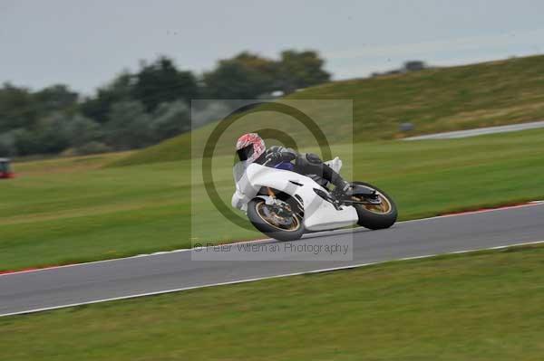 Motorcycle action photographs;Ty croes;anglesey;anglesey photographs;event digital images;eventdigitalimages;no limits trackday;peter wileman photography;trac mon;trackday;trackday digital images;trackday photos