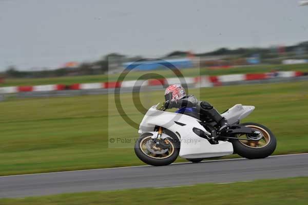 Motorcycle action photographs;Ty croes;anglesey;anglesey photographs;event digital images;eventdigitalimages;no limits trackday;peter wileman photography;trac mon;trackday;trackday digital images;trackday photos