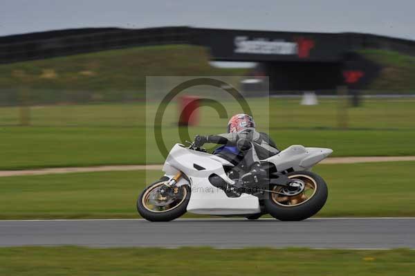 Motorcycle action photographs;Ty croes;anglesey;anglesey photographs;event digital images;eventdigitalimages;no limits trackday;peter wileman photography;trac mon;trackday;trackday digital images;trackday photos