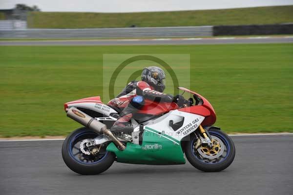 Motorcycle action photographs;Ty croes;anglesey;anglesey photographs;event digital images;eventdigitalimages;no limits trackday;peter wileman photography;trac mon;trackday;trackday digital images;trackday photos