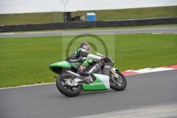 Motorcycle action photographs;Ty croes;anglesey;anglesey photographs;event digital images;eventdigitalimages;no limits trackday;peter wileman photography;trac mon;trackday;trackday digital images;trackday photos