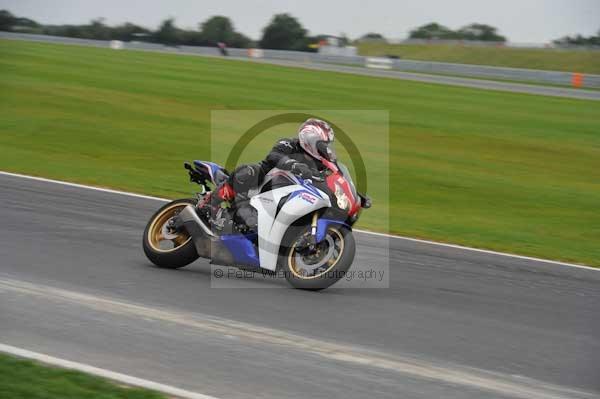 Motorcycle action photographs;Ty croes;anglesey;anglesey photographs;event digital images;eventdigitalimages;no limits trackday;peter wileman photography;trac mon;trackday;trackday digital images;trackday photos