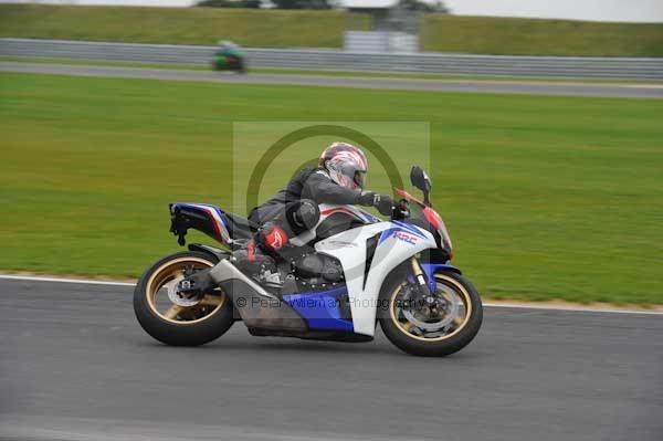 Motorcycle action photographs;Ty croes;anglesey;anglesey photographs;event digital images;eventdigitalimages;no limits trackday;peter wileman photography;trac mon;trackday;trackday digital images;trackday photos