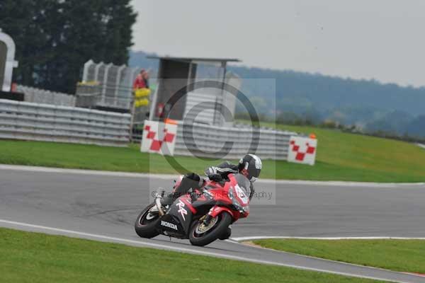 Motorcycle action photographs;Ty croes;anglesey;anglesey photographs;event digital images;eventdigitalimages;no limits trackday;peter wileman photography;trac mon;trackday;trackday digital images;trackday photos