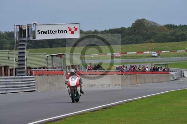 Motorcycle action photographs;Ty croes;anglesey;anglesey photographs;event digital images;eventdigitalimages;no limits trackday;peter wileman photography;trac mon;trackday;trackday digital images;trackday photos