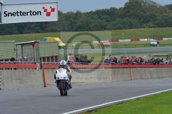 Motorcycle action photographs;Ty croes;anglesey;anglesey photographs;event digital images;eventdigitalimages;no limits trackday;peter wileman photography;trac mon;trackday;trackday digital images;trackday photos