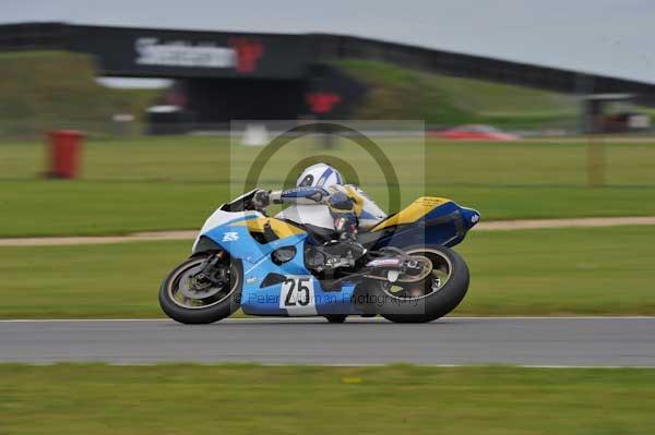 Motorcycle action photographs;Ty croes;anglesey;anglesey photographs;event digital images;eventdigitalimages;no limits trackday;peter wileman photography;trac mon;trackday;trackday digital images;trackday photos