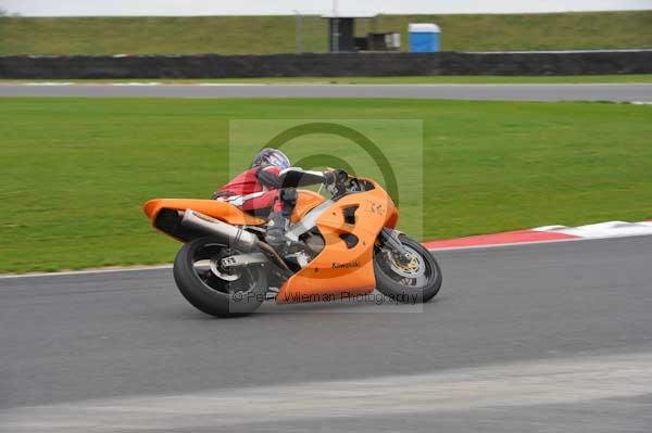 Motorcycle action photographs;Ty croes;anglesey;anglesey photographs;event digital images;eventdigitalimages;no limits trackday;peter wileman photography;trac mon;trackday;trackday digital images;trackday photos