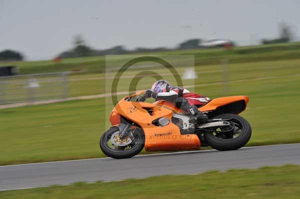 Motorcycle action photographs;Ty croes;anglesey;anglesey photographs;event digital images;eventdigitalimages;no limits trackday;peter wileman photography;trac mon;trackday;trackday digital images;trackday photos