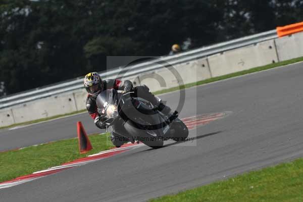 Motorcycle action photographs;Ty croes;anglesey;anglesey photographs;event digital images;eventdigitalimages;no limits trackday;peter wileman photography;trac mon;trackday;trackday digital images;trackday photos