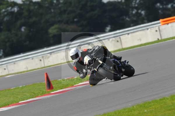 Motorcycle action photographs;Ty croes;anglesey;anglesey photographs;event digital images;eventdigitalimages;no limits trackday;peter wileman photography;trac mon;trackday;trackday digital images;trackday photos