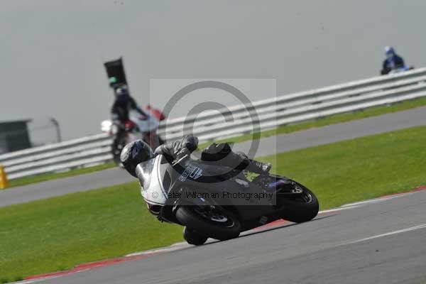 Motorcycle action photographs;Ty croes;anglesey;anglesey photographs;event digital images;eventdigitalimages;no limits trackday;peter wileman photography;trac mon;trackday;trackday digital images;trackday photos