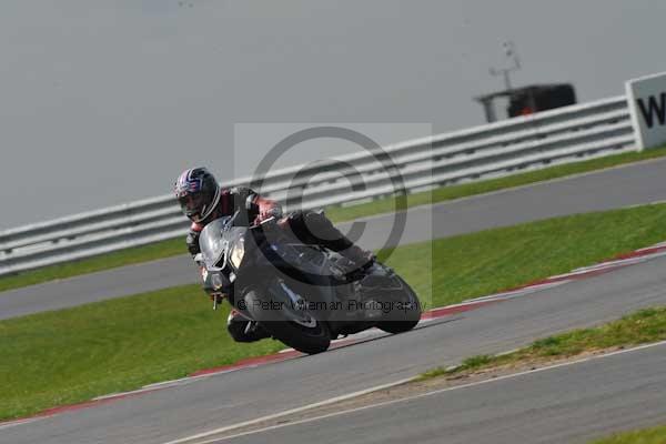 Motorcycle action photographs;Ty croes;anglesey;anglesey photographs;event digital images;eventdigitalimages;no limits trackday;peter wileman photography;trac mon;trackday;trackday digital images;trackday photos