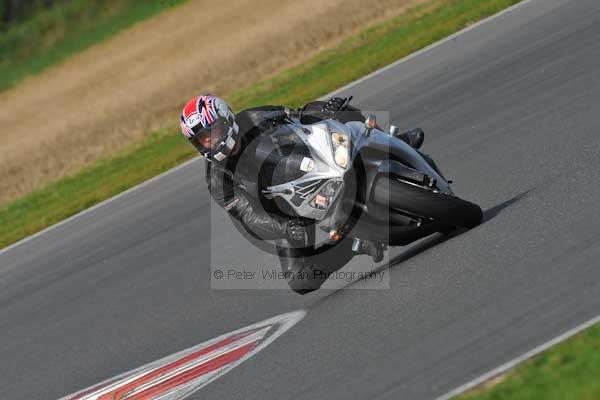 Motorcycle action photographs;Ty croes;anglesey;anglesey photographs;event digital images;eventdigitalimages;no limits trackday;peter wileman photography;trac mon;trackday;trackday digital images;trackday photos