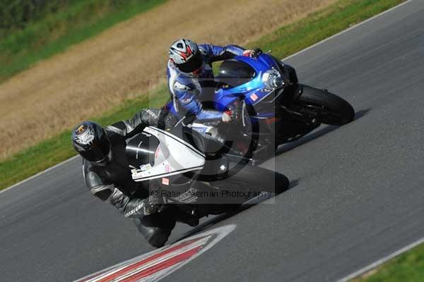 Motorcycle action photographs;Ty croes;anglesey;anglesey photographs;event digital images;eventdigitalimages;no limits trackday;peter wileman photography;trac mon;trackday;trackday digital images;trackday photos