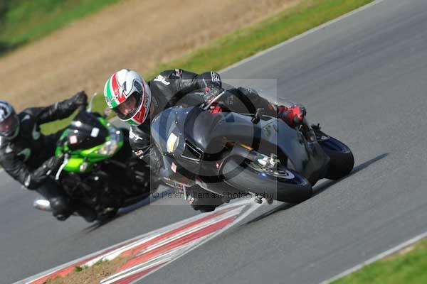 Motorcycle action photographs;Ty croes;anglesey;anglesey photographs;event digital images;eventdigitalimages;no limits trackday;peter wileman photography;trac mon;trackday;trackday digital images;trackday photos