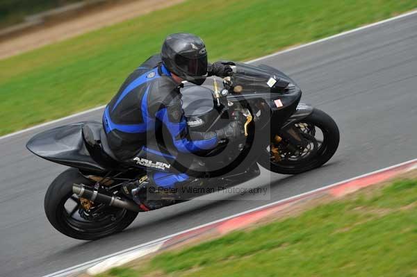 Motorcycle action photographs;Ty croes;anglesey;anglesey photographs;event digital images;eventdigitalimages;no limits trackday;peter wileman photography;trac mon;trackday;trackday digital images;trackday photos