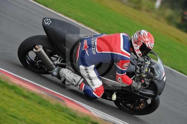 Motorcycle action photographs;Ty croes;anglesey;anglesey photographs;event digital images;eventdigitalimages;no limits trackday;peter wileman photography;trac mon;trackday;trackday digital images;trackday photos