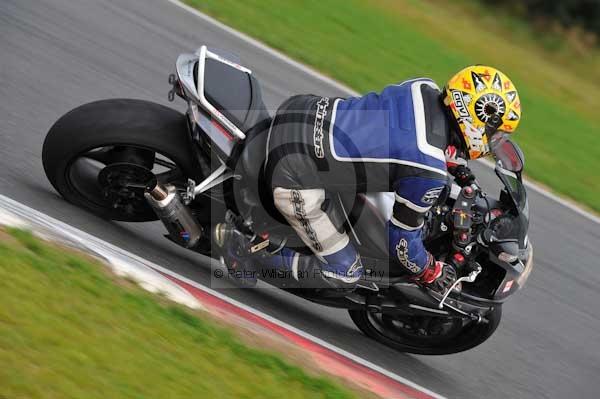 Motorcycle action photographs;Ty croes;anglesey;anglesey photographs;event digital images;eventdigitalimages;no limits trackday;peter wileman photography;trac mon;trackday;trackday digital images;trackday photos