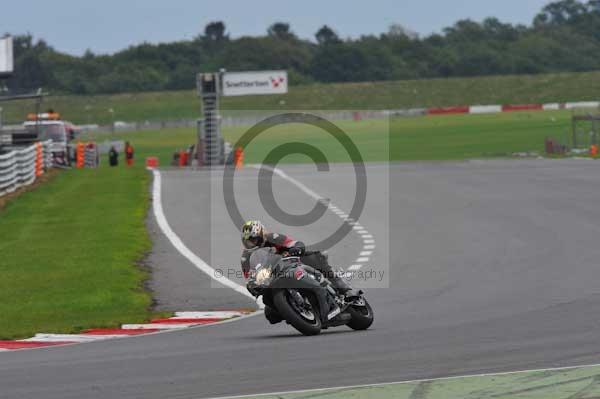 Motorcycle action photographs;Ty croes;anglesey;anglesey photographs;event digital images;eventdigitalimages;no limits trackday;peter wileman photography;trac mon;trackday;trackday digital images;trackday photos