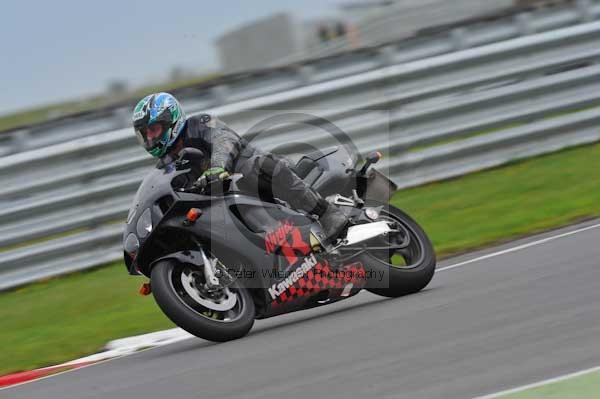 Motorcycle action photographs;Ty croes;anglesey;anglesey photographs;event digital images;eventdigitalimages;no limits trackday;peter wileman photography;trac mon;trackday;trackday digital images;trackday photos