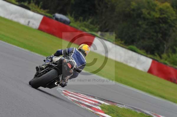 Motorcycle action photographs;Ty croes;anglesey;anglesey photographs;event digital images;eventdigitalimages;no limits trackday;peter wileman photography;trac mon;trackday;trackday digital images;trackday photos