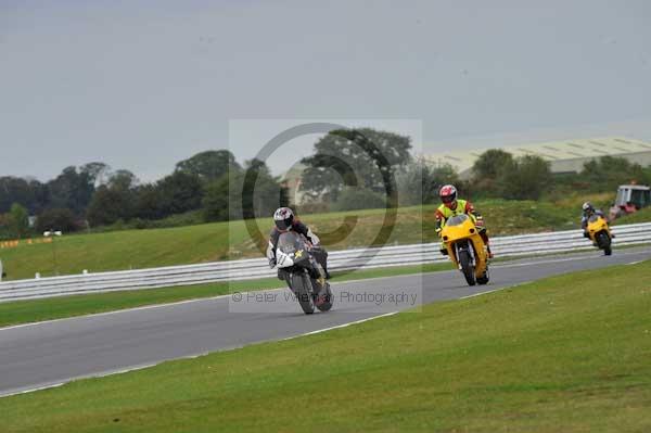 Motorcycle action photographs;Ty croes;anglesey;anglesey photographs;event digital images;eventdigitalimages;no limits trackday;peter wileman photography;trac mon;trackday;trackday digital images;trackday photos