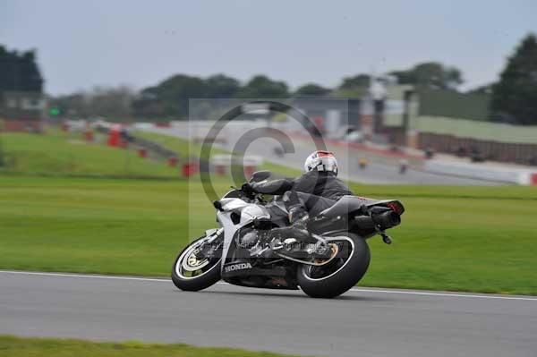 Motorcycle action photographs;Ty croes;anglesey;anglesey photographs;event digital images;eventdigitalimages;no limits trackday;peter wileman photography;trac mon;trackday;trackday digital images;trackday photos